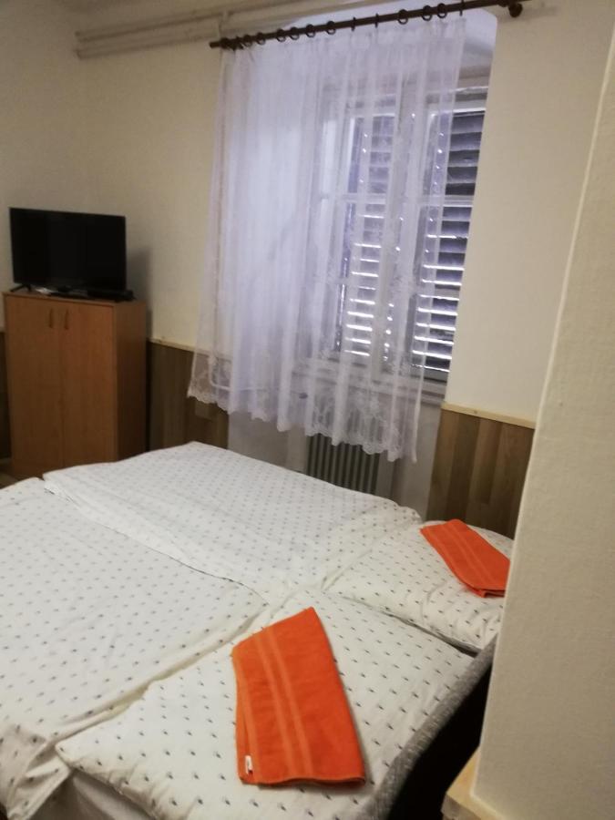 Arany Barany Vendegfogado Bed & Breakfast เลเตนเย ภายนอก รูปภาพ